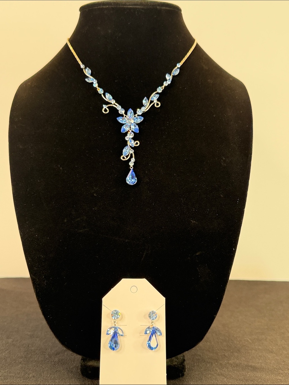 Elegant Blue Crystal Drop Necklace and Earrings Set - Women Jewelry